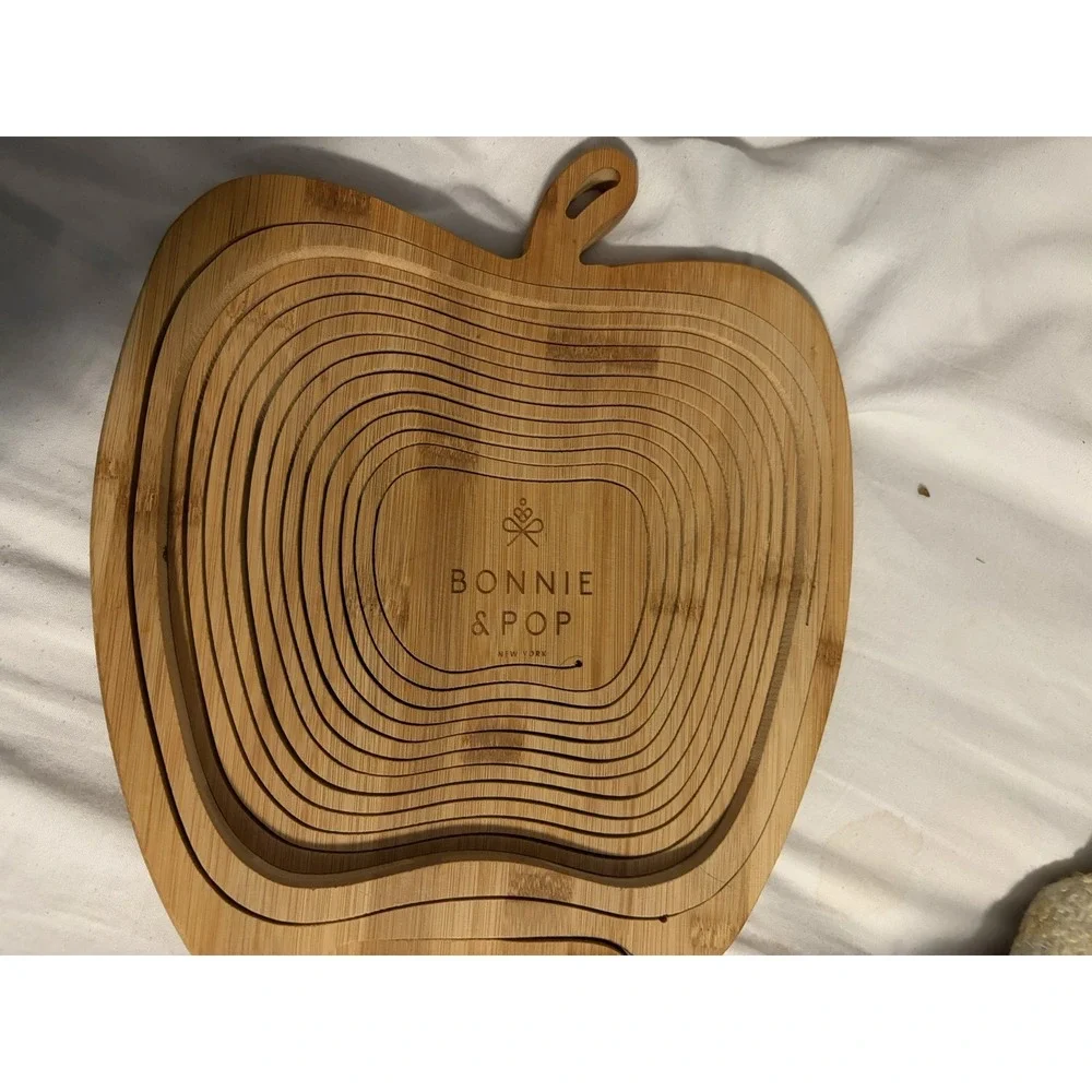 Bonnie & Pop New York Collapsible Wooden Apple Shaped‎ Basket or Trivet